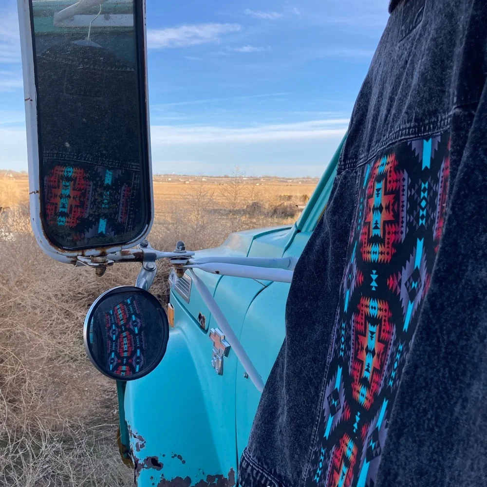 Acid washed black denim jacket! Upcycled with a southwestern touch - Picture 3 of 3